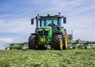 Трактори 4WD (задвиждане на четирите колела) John Deere 6130R