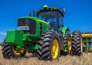 Трактори 4WD (задвиждане на четирите колела) John Deere 6135J