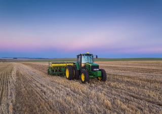 Трактори 4WD (задвиждане на четирите колела) John Deere 6135J