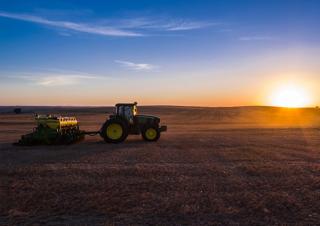Трактори 4WD (задвиждане на четирите колела) John Deere 6170J