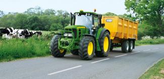 Трактори 4WD (задвиждане на четирите колела) John Deere 6830