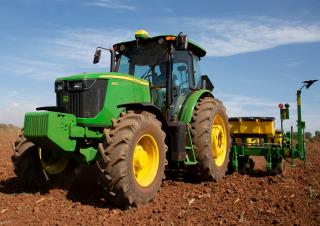 Трактори 4WD (задвиждане на четирите колела) John Deere 6603