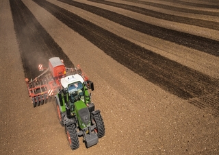 Трактори 4WD (задвиждане на четирите колела) Fendt 718 Vario Power 
