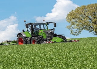 Трактори 4WD (задвиждане на четирите колела) Fendt 720 Vario Profi