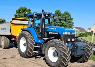 Трактори 4WD (задвиждане на четирите колела) New Holland 8770 (150)