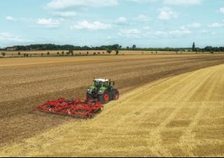 Трактори 4WD (задвиждане на четирите колела) Fendt 933 Vario ProfiPlus