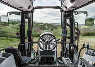 Трактори 4WD (задвиждане на четирите колела) Valtra A104MH