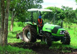 Трактори 4WD (задвиждане на четирите колела) DEUTZ-FAHR Agrolux 4.80 Plus