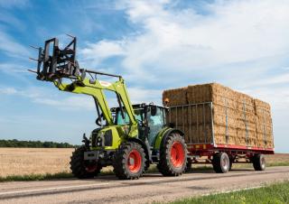 Трактори 4WD (задвиждане на четирите колела) Claas Arion 440