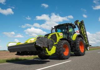 Трактори 4WD (задвиждане на четирите колела) Claas Axion 830 