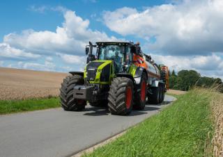 Трактори 4WD (задвиждане на четирите колела) Claas Axion 930