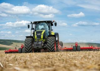 Трактори 4WD (задвиждане на четирите колела) Claas Axion 930 Cmatic