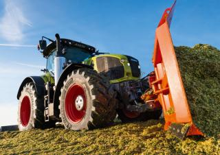 Трактори 4WD (задвиждане на четирите колела) Claas Axion 930 Cmatic