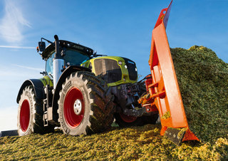 Трактори 4WD (задвиждане на четирите колела) Claas Axion 960 