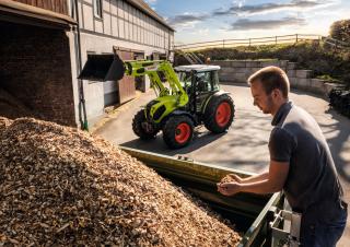 Трактори 4WD (задвиждане на четирите колела) Claas Axos 2.105 