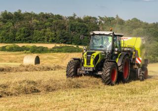 Трактори 4WD (задвиждане на четирите колела) Claas Axos 2.105 