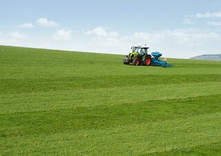 Трактори 4WD (задвиждане на четирите колела) Claas Elios 210 Classic 