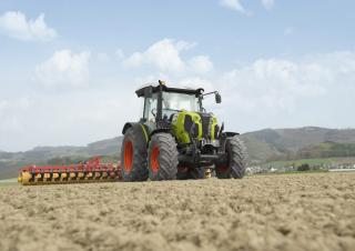 Трактори 4WD (задвиждане на четирите колела) Claas Elios 220