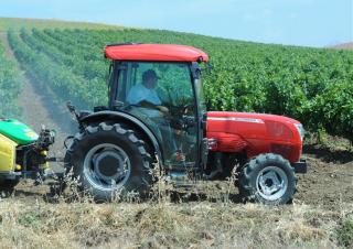 Трактори 4WD (задвиждане на четирите колела) McCormick F90GE