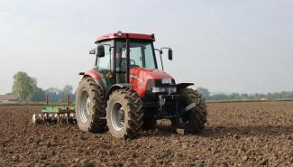 Трактори 4WD (задвиждане на четирите колела) Case IH JX 80 Basis
