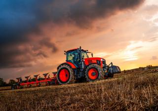 Трактори 4WD (задвиждане на четирите колела) Kubota M7133 