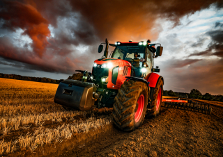 Трактори 4WD (задвиждане на четирите колела) Kubota M7133 