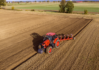 Трактори 4WD (задвиждане на четирите колела) Kubota M7133 