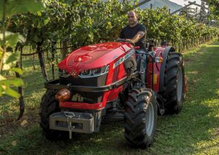 Трактори 4WD (задвиждане на четирите колела) Massey Ferguson MF 3709 WF
