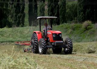 Трактори 4WD (задвиждане на четирите колела) Massey Ferguson MF 415 Xtra