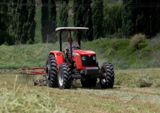 Трактори 4WD (задвиждане на четирите колела) Massey Ferguson MF 440 Xtra