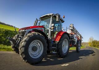 Трактори 4WD (задвиждане на четирите колела) Massey Ferguson MF 5S.135
