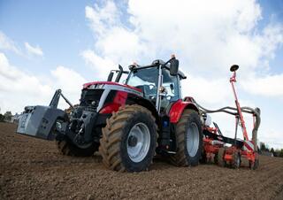 Трактори 4WD (задвиждане на четирите колела) Massey Ferguson MF 6S.135