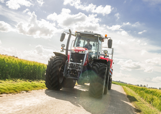 Трактори 4WD (задвиждане на четирите колела) Massey Ferguson MF 7S.210