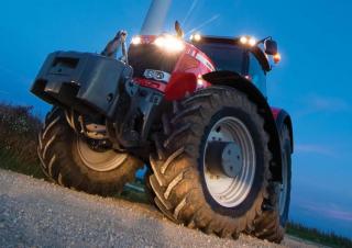 Трактори 4WD (задвиждане на четирите колела) Massey Ferguson MF 8660 Dyna-VT