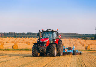 Трактори 4WD (задвиждане на четирите колела) Massey Ferguson MF 8727 S 