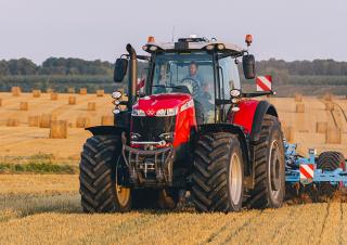 Трактори 4WD (задвиждане на четирите колела) Massey Ferguson MF 8735 S