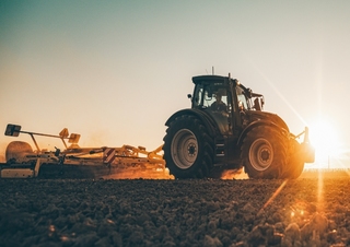 Трактори 4WD (задвиждане на четирите колела) Valtra N134V SmartTouch