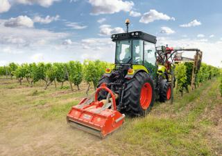 Трактори 4WD (задвиждане на четирите колела) Claas Nexos 2.85 Comfort M 