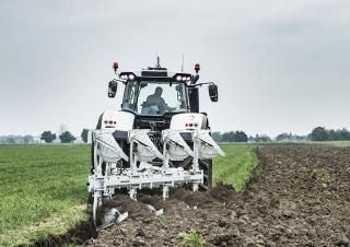 Трактори 4WD (задвиждане на четирите колела) Valtra S324 SmartTouch