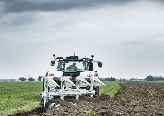 Трактори 4WD (задвиждане на четирите колела) Valtra S324 SmartTouch 
