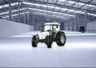 Трактори 4WD (задвиждане на четирите колела) Lamborghini Spire 90.4