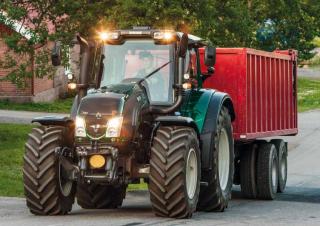 Трактори 4WD (задвиждане на четирите колела) Valtra T 173