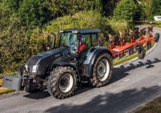 Трактори 4WD (задвиждане на четирите колела) Valtra T 183
