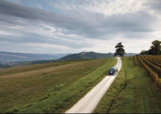 Трактори 4WD (задвиждане на четирите колела) New Holland T 4.105 LP