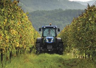 Трактори 4WD (задвиждане на четирите колела) New Holland T 4.105 LP