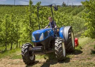 Трактори 4WD (задвиждане на четирите колела) New Holland T 4.95 LP