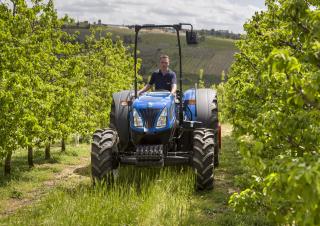 Трактори 4WD (задвиждане на четирите колела) New Holland T 4.95 LP