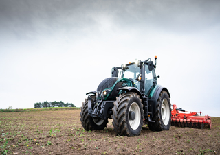 Трактори 4WD (задвиждане на четирите колела) Valtra T154V SmartTouch