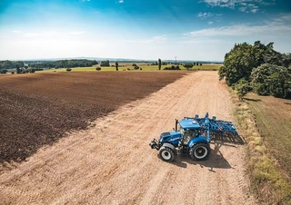 Трактори 4WD (задвиждане на четирите колела) New Holland T7.225 SideWinder II