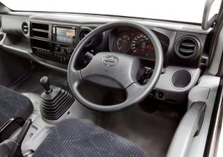 Камиони Твърдо шаси Hino 300 614 LWB 4x2